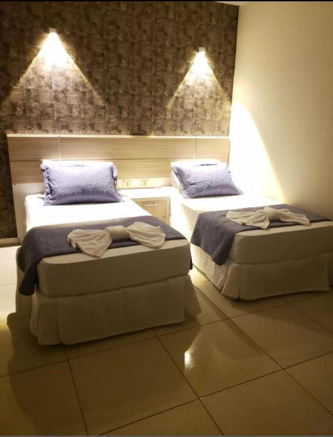 Hotel Llamosas Ciudad del Este Kültér fotó